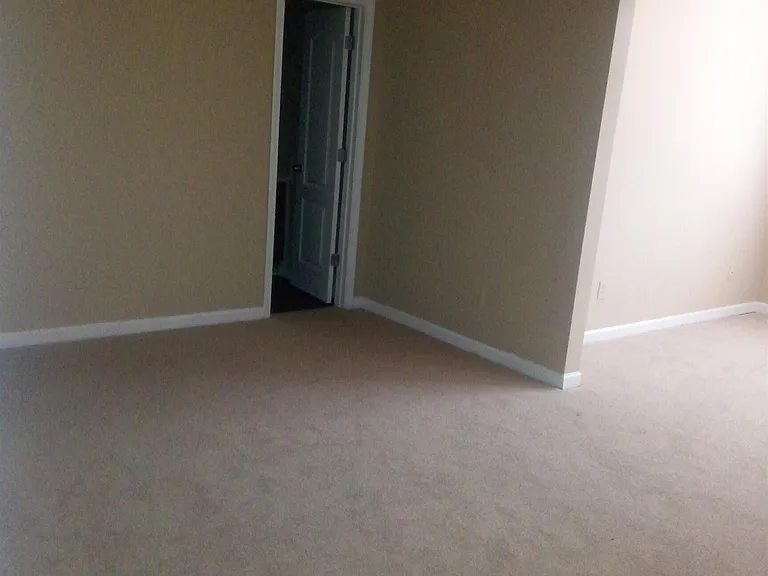 8630 Thomas Rd — Photo 9