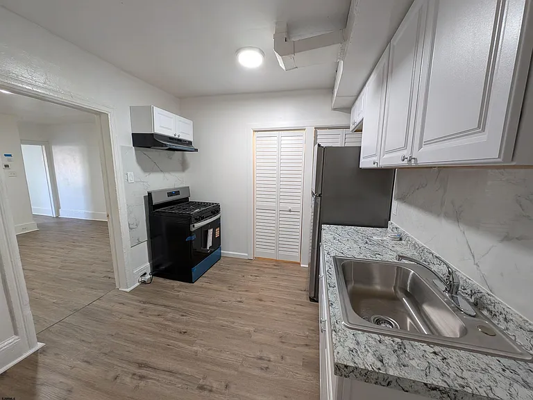 904 Westcoat Pl — Photo 10