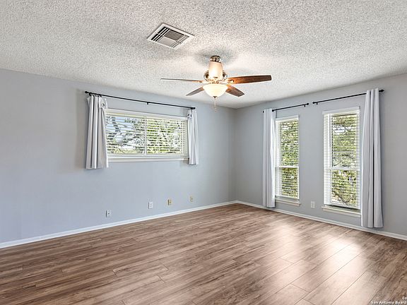 5th image of 8507 Star Creek Dr.