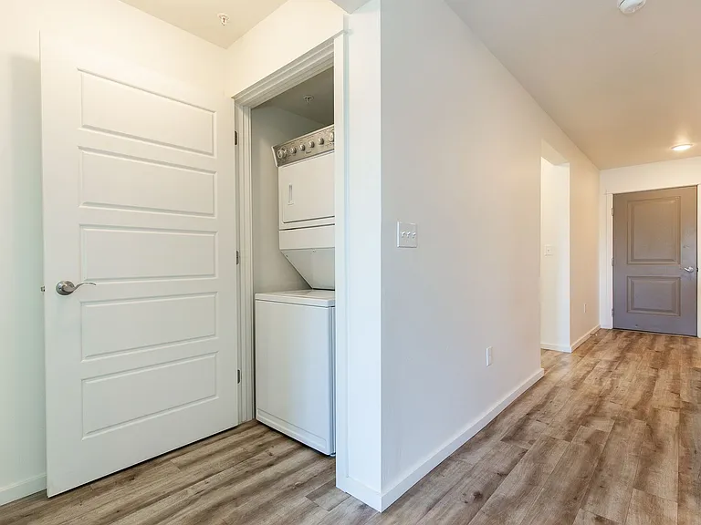 Cottonwood Corner Apartments — Photo 39