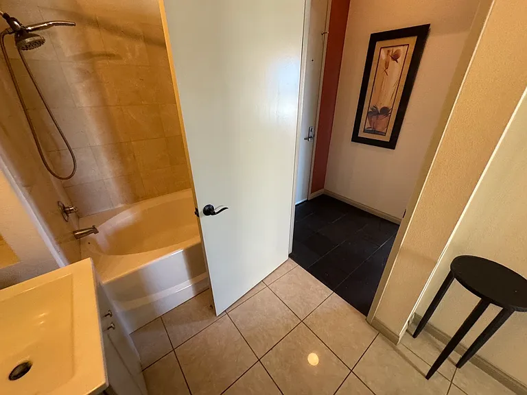 488 E Ocean Blvd #417 — Photo 40