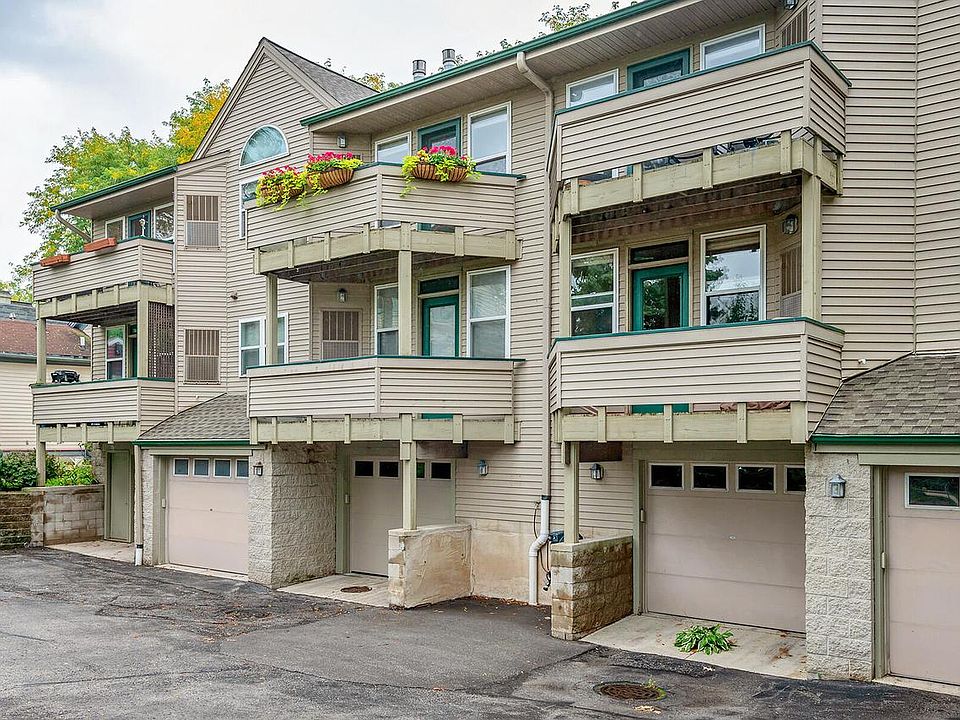 1st image of 2424 South Wentworth AVENUE #8