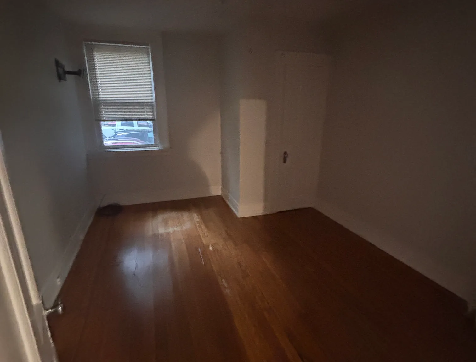 1 bed, 1200 sqft, $1,350 — Photo 3