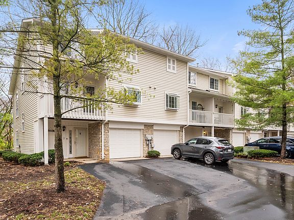 2nd image of 1115 Island Woods Dr