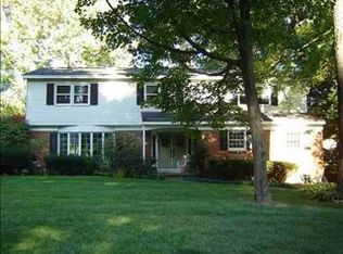 862 Northumberland Dr, Niskayuna, NY 12309