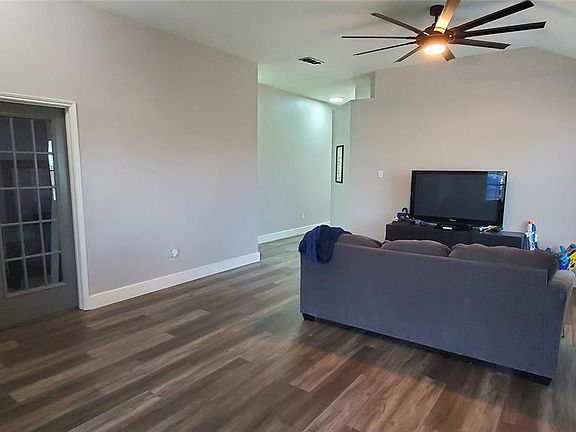 4th image of 1540 Whiterock Dr