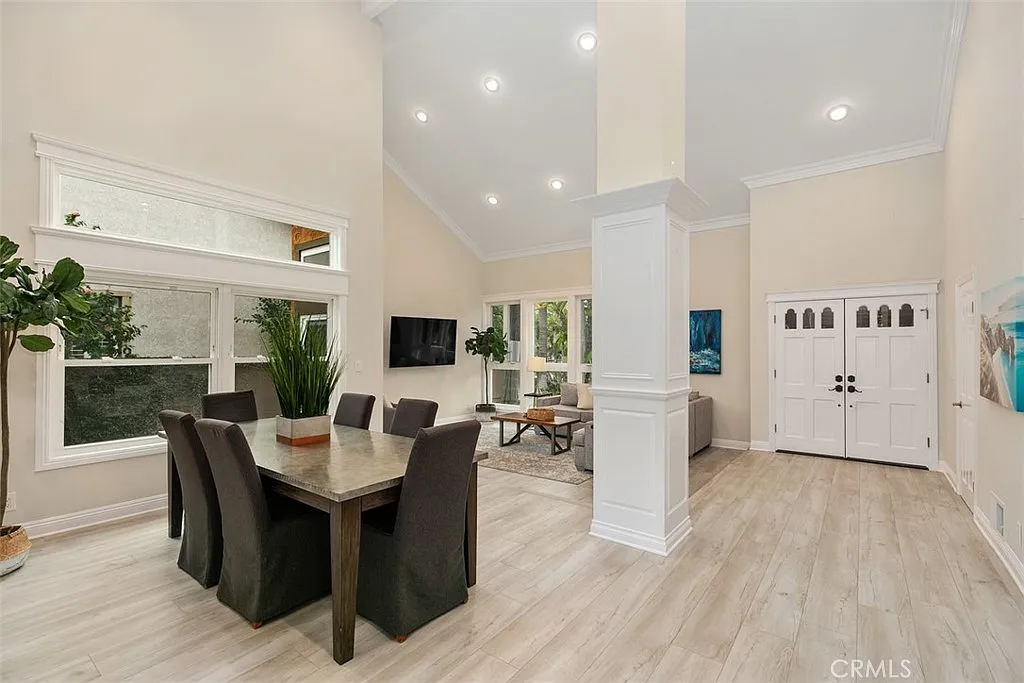 4 bed, 2647 sqft, $10,000 — Photo 4