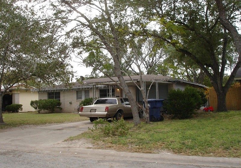 2nd image of 631 Hugh St