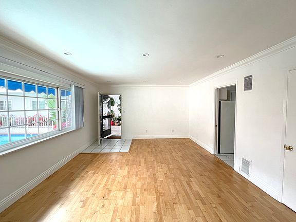 5th image of 8576 Holloway Dr APT 1