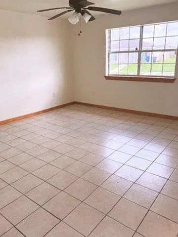 3 bed, 2.0 bath, 1150 sqft, $1,595 — Photo 2