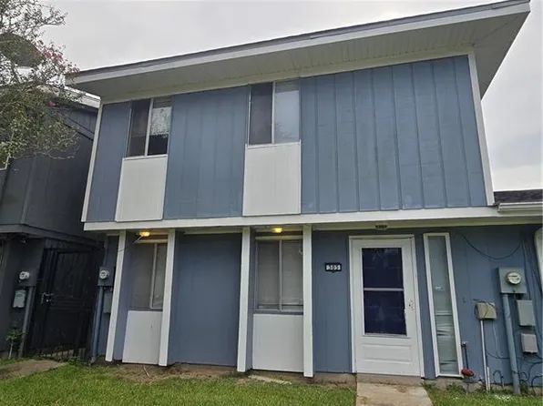 305 E Club Dr, Saint Rose, LA 70087