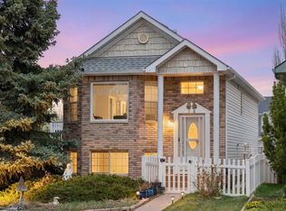 38 S Hidden Spring Cir NW, Calgary, AB T3A 5H3