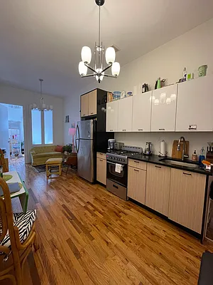 Rented by EXR | media 24