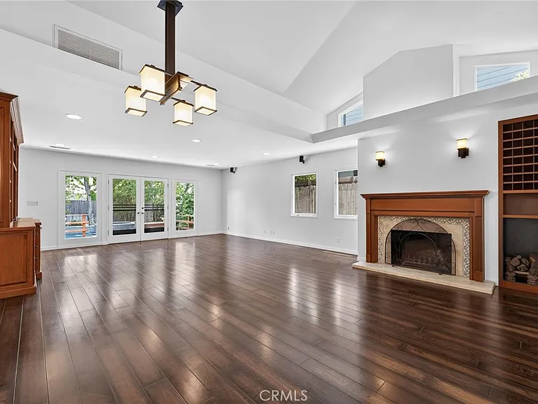 13047 Dickens St — Photo 4