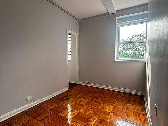 5th image of 907 Park Ave #D21
