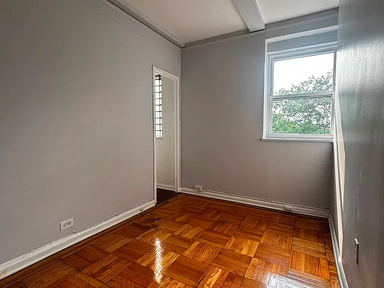 907 Park Ave #D21 — Photo 5