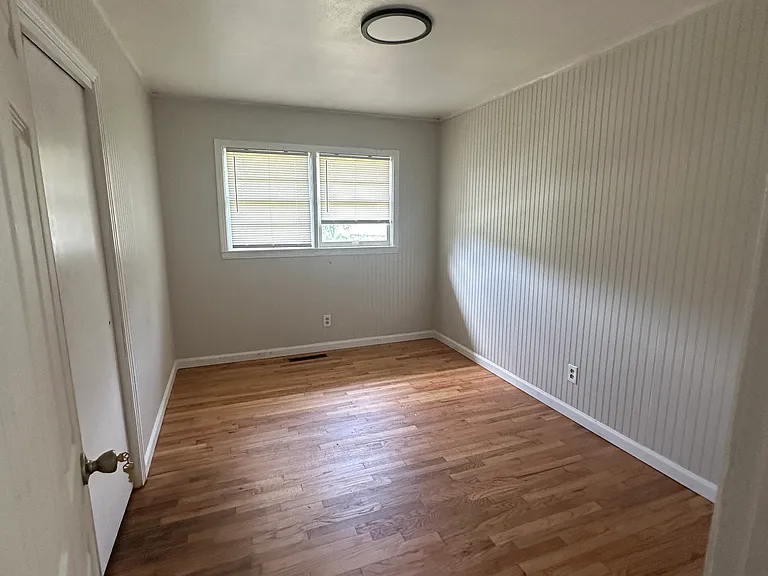 1801 Winston Dr — Photo 8