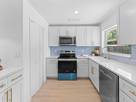 4th image of 104 Gum St
