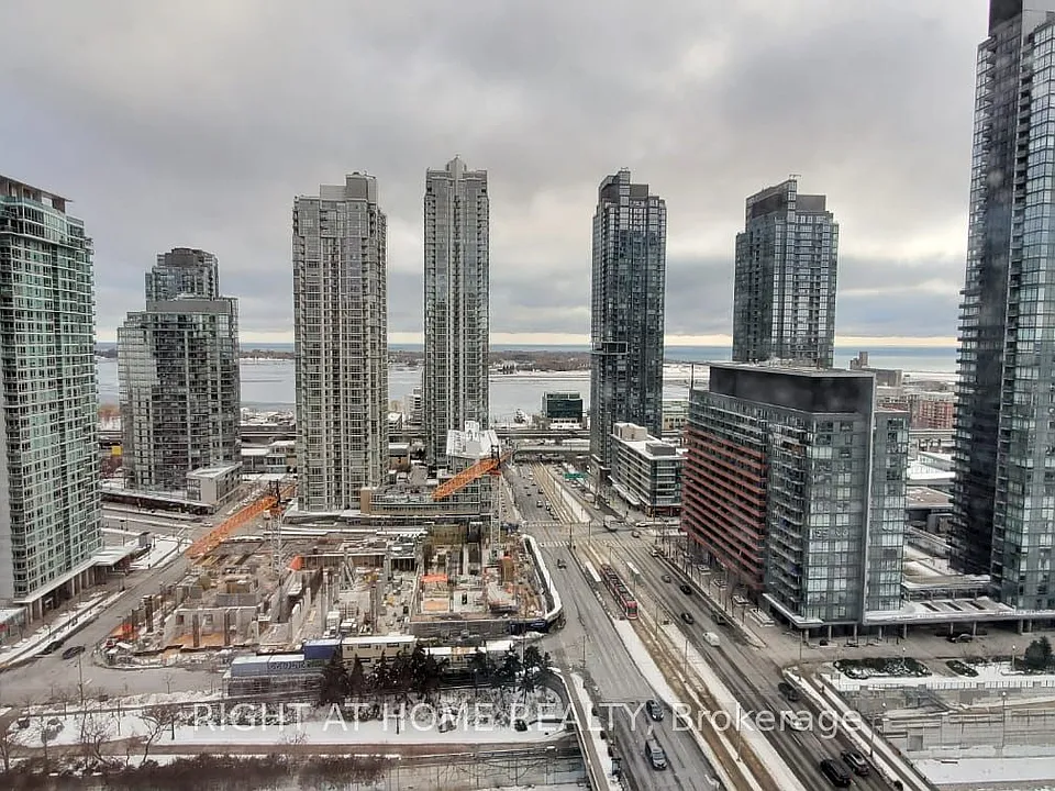 397 Front St W #2801