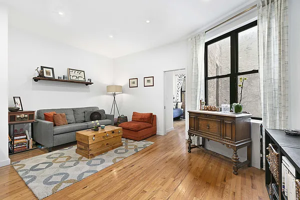 Rented by Compass | media 7