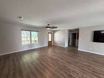 4th image of 433 W Klein Rd