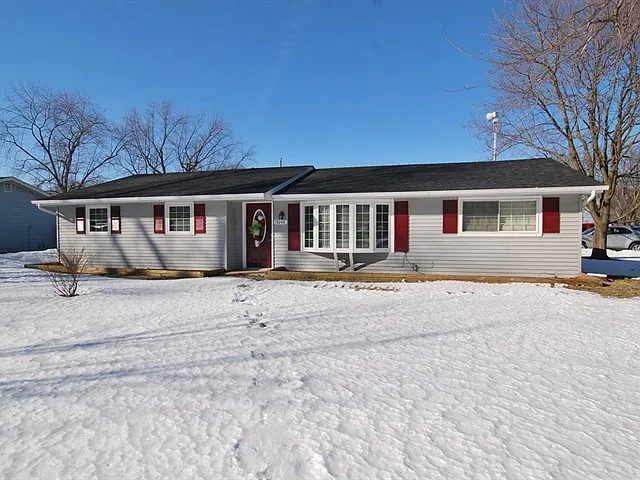 19242 Janet Ave photo 1