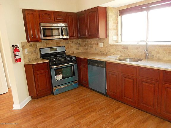 2nd image of 1 Pennybrook Ln #47