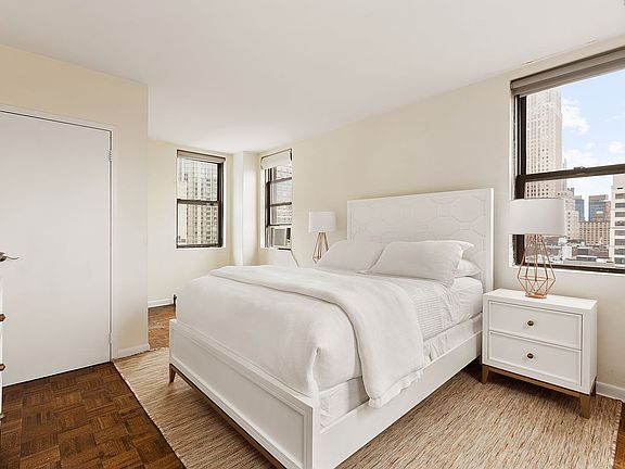 5th image of 340 W 55th St APT 9E