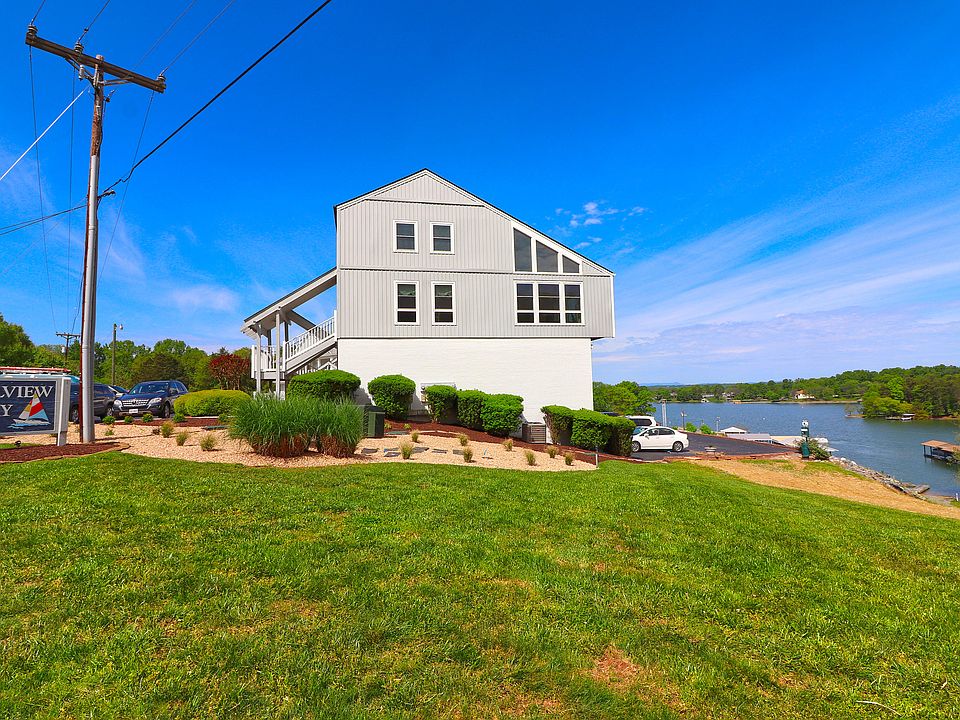 1st image of 16109 Smith Mountain Lake Pkwy #S6