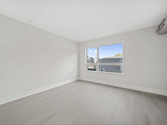 5th image of 2845 W Belden Ave #1673