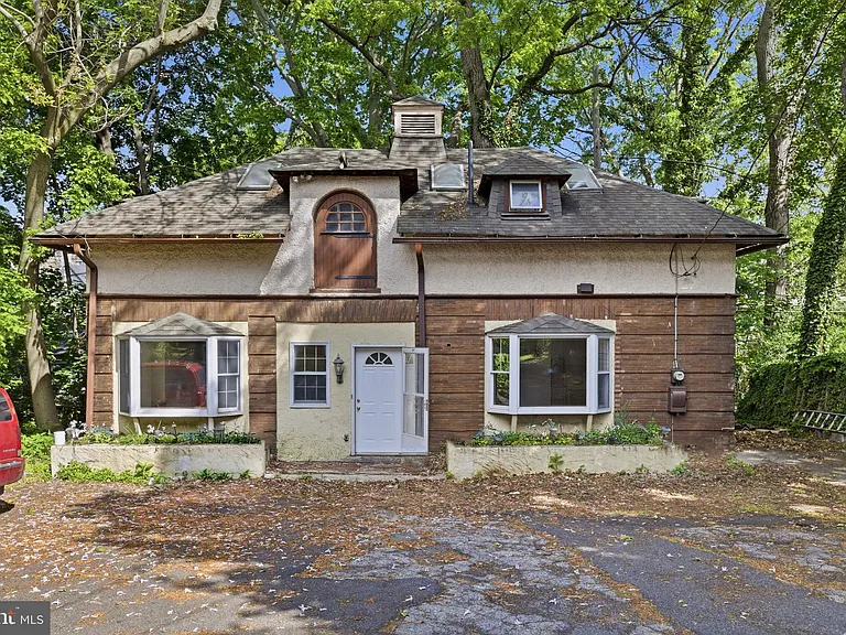 5939 Drexel Rd #CARRIAGE — Photo 2