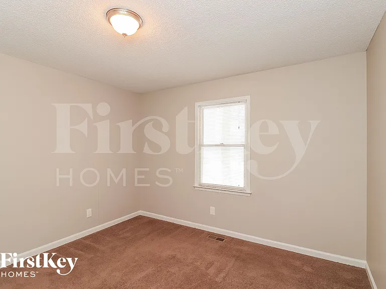 5531 Concord Cir — Photo 16