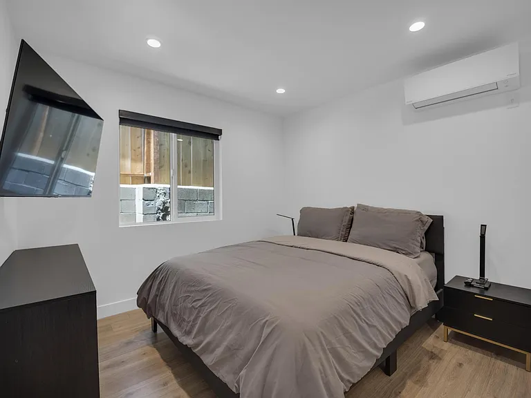 5733 Wilhelmina Ave — Photo 5