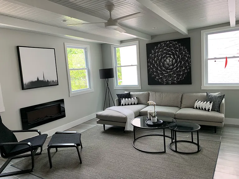 Studio Above Garage - Living Area