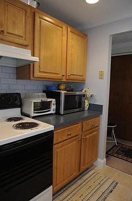 2nd image of 60 Greentree Ln APT 27
