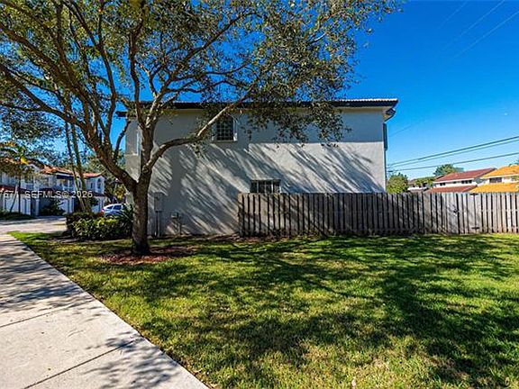 3rd image of 11851 SW 80th Ter #Townhouse 11851