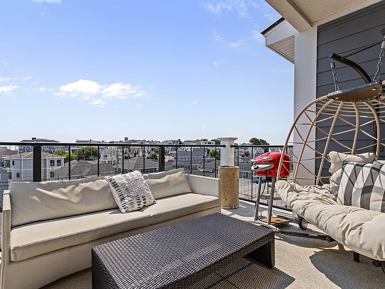 535 Ocean Blvd #403 — Photo 36