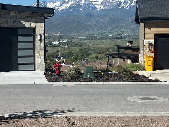 2nd image of 1241 E Wildflower Cir