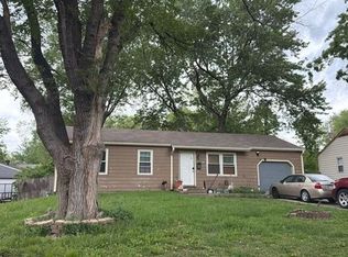 208 Park Ave, Belton, MO 64012