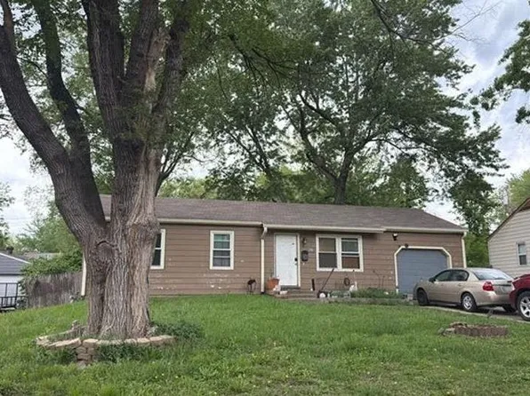 208 Park Ave, Belton, MO 64012