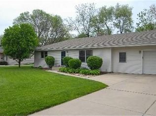 136 S Edgelawn Dr, Aurora, IL 60506