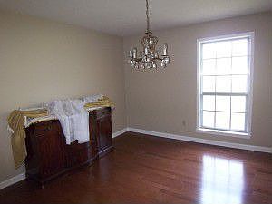 4th image of 140 Beechwood Dr