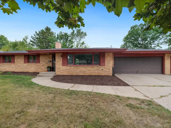 3603 Corbridge Ln, Rockford, IL 61107