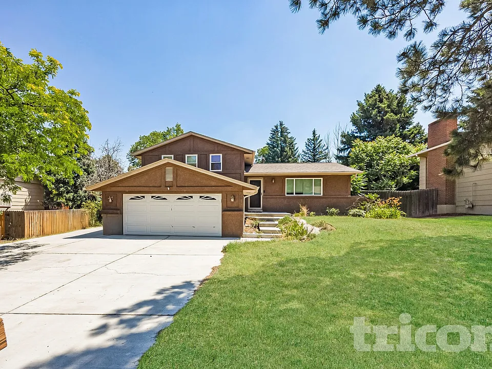 3165 Teardrop Cir