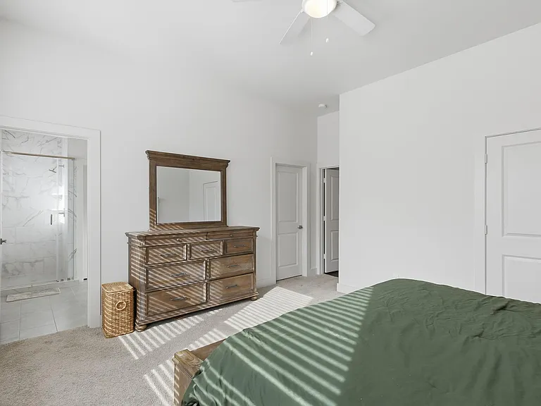 5264 Texas St — Photo 16