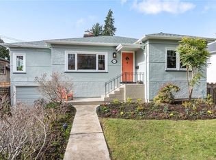 1020 Falkland Rd, Oak Bay, BC V8S4M2