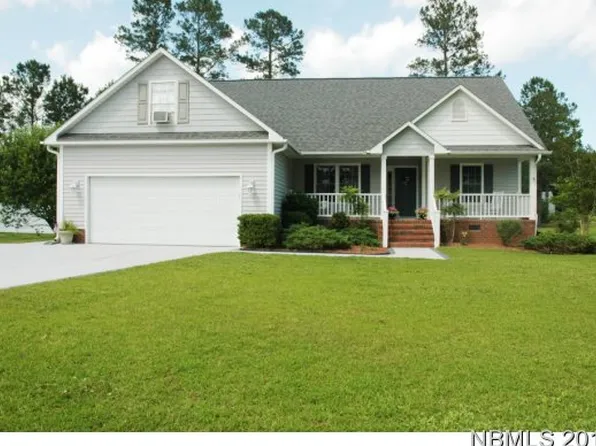 204 Teachey Ct, New Bern, NC 28562