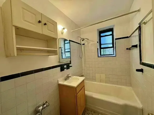 143-36 Barclay Avenue image 5 of 5