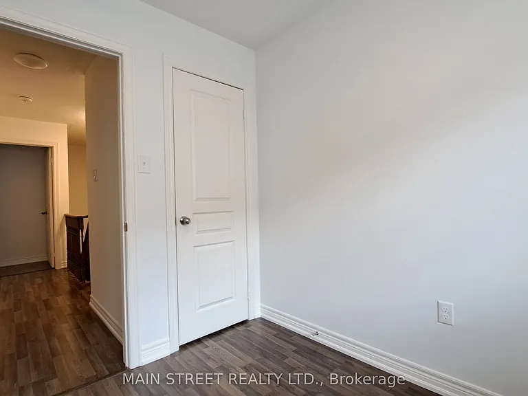 7 Roy Grove Way — Photo 23