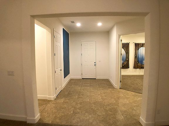 5th image of 465 Vista Grande Dr